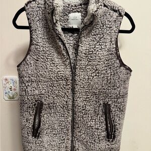 Sherpa Fleece Vest - Brown/white